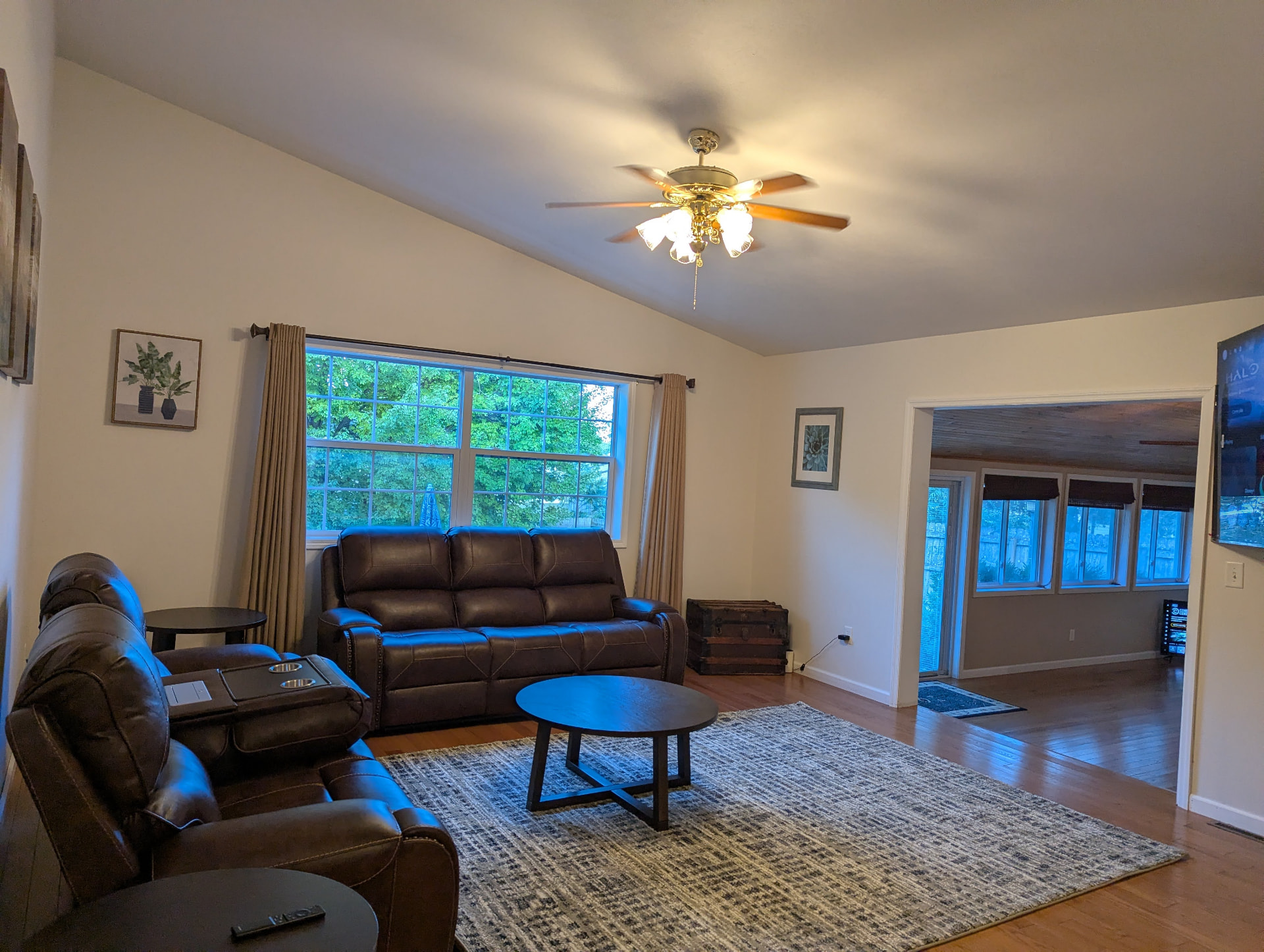 A furnished TravelerShare living room